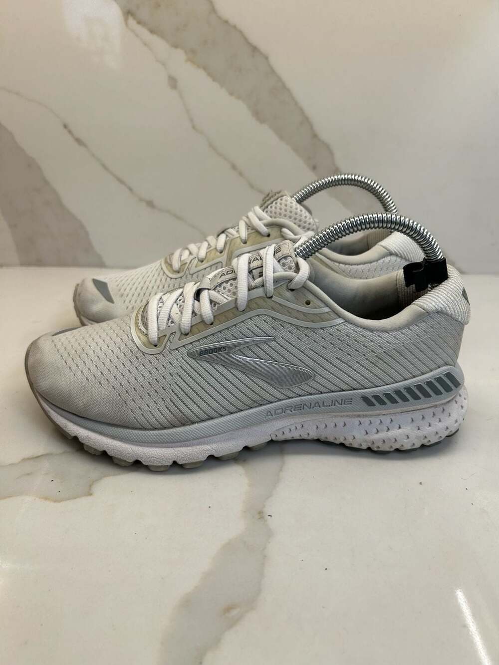 Brooks Adrenaline GTS 20 Women's Running Shoes White/Silver (Size: 7.5)